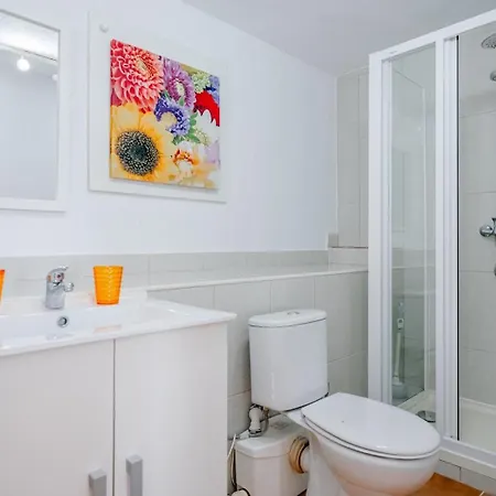 Townhouse- Romantic, Cute And Quiet