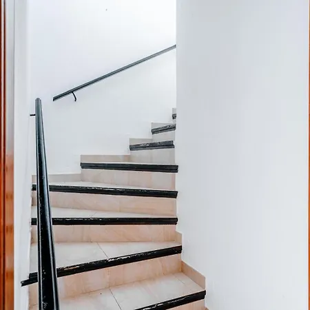 Townhouse- Romantic, Cute And Quiet Holiday home *