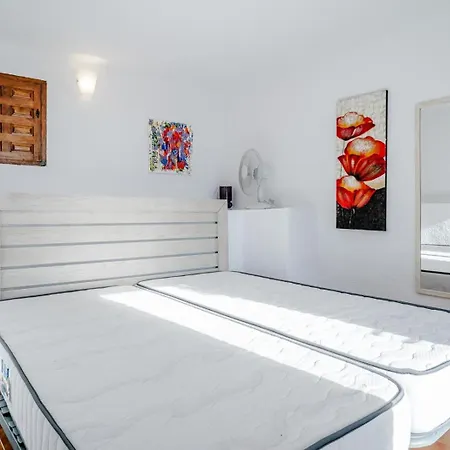 Holiday home Townhouse- Romantic, Cute And Quiet *