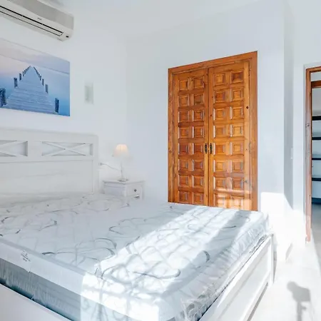 Townhouse- Romantic, Cute And Quiet Holiday home Moraira