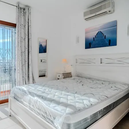 Townhouse- Romantic, Cute And Quiet Holiday home Moraira