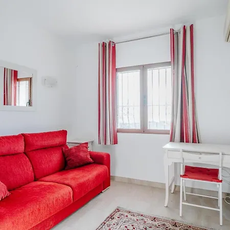 Holiday home Townhouse- Romantic, Cute And Quiet *